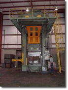 V25-press 900 ton
